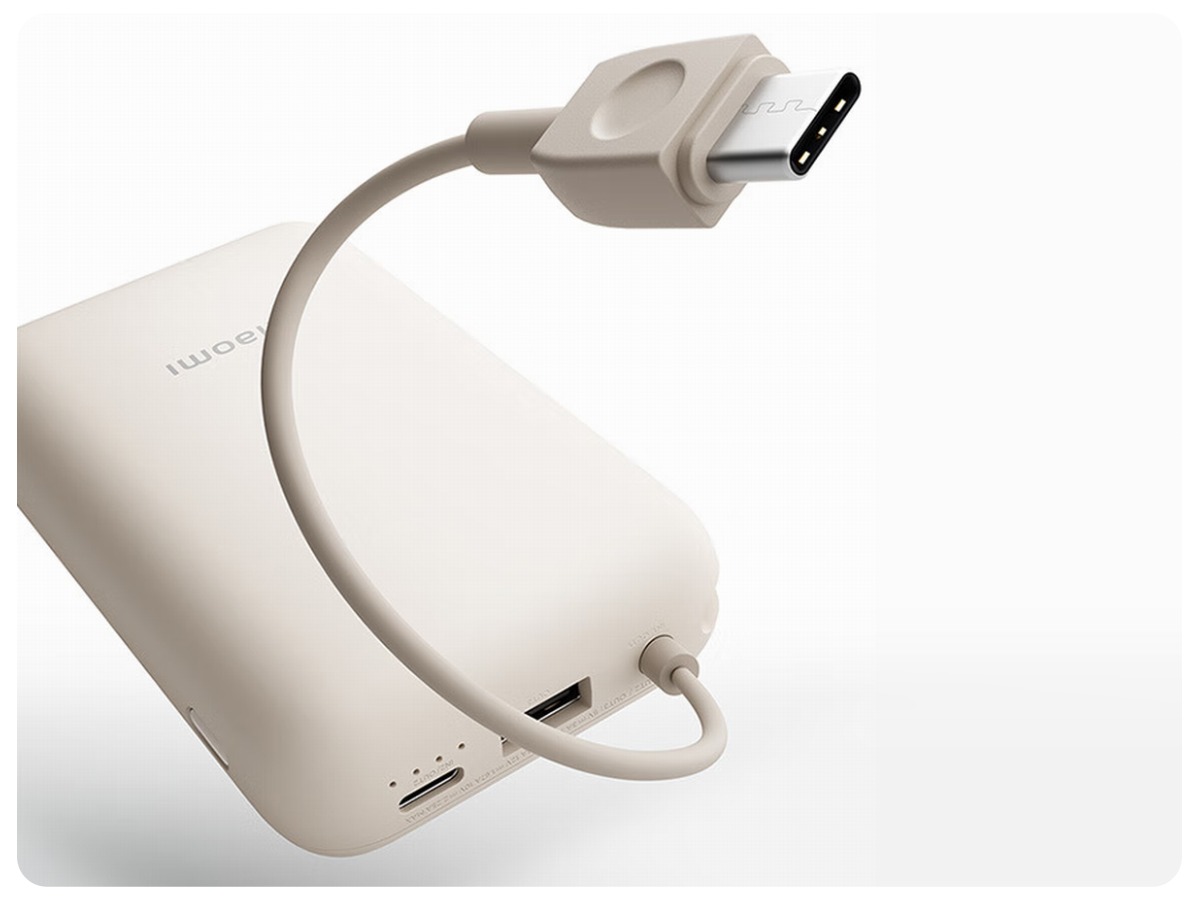 XiaoMi-Mi-Power-Bank-With-Cable-USB-C-10000mAh-Pocket-Version-P15ZM-02